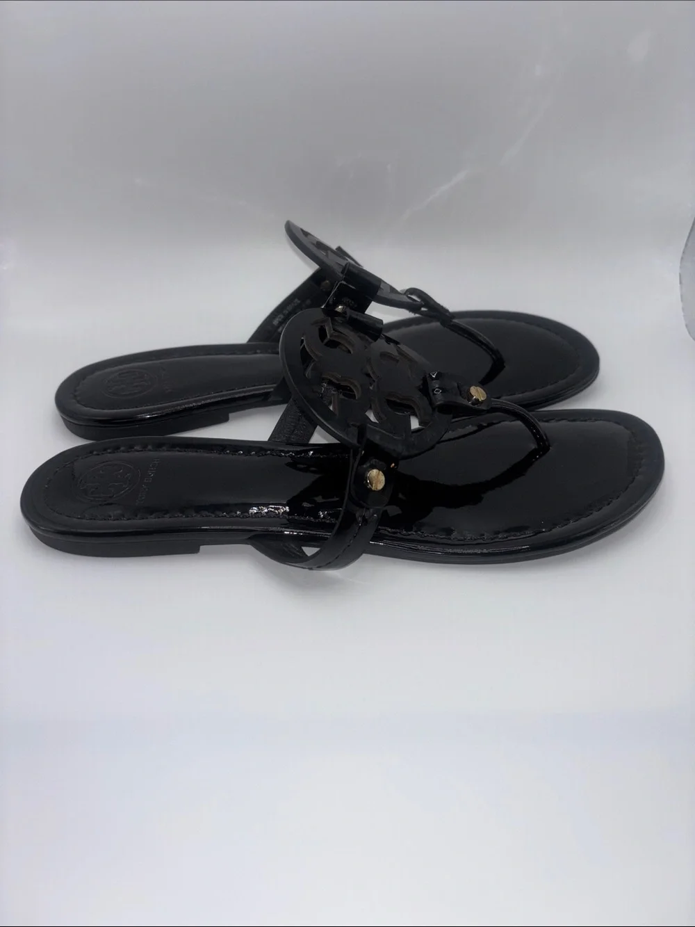 Tory Burch Miller Black Patent Logo Thong Sandals - Picture 9 of 9